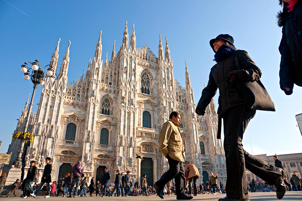 MILAN – DECEMBER 11: Tourists at Piazza Duomo on December 11, 20